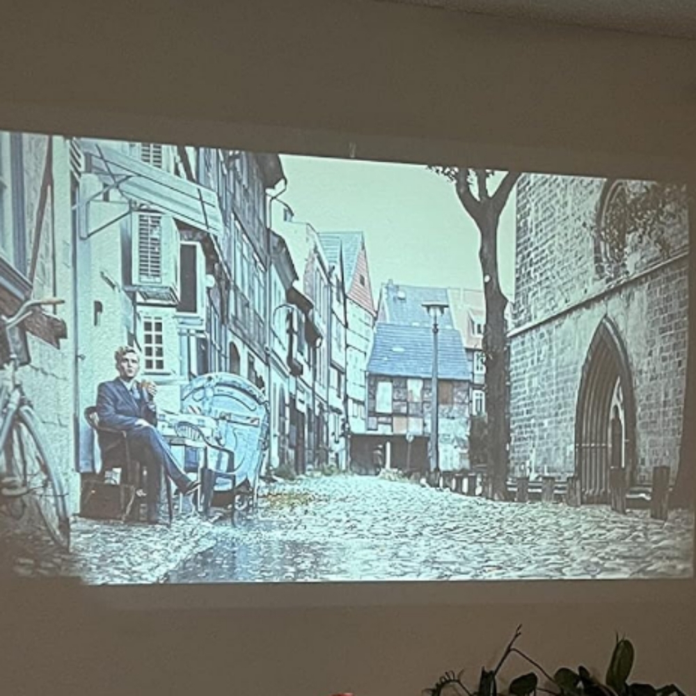 Projector 📽️ - Picture 2 of 3